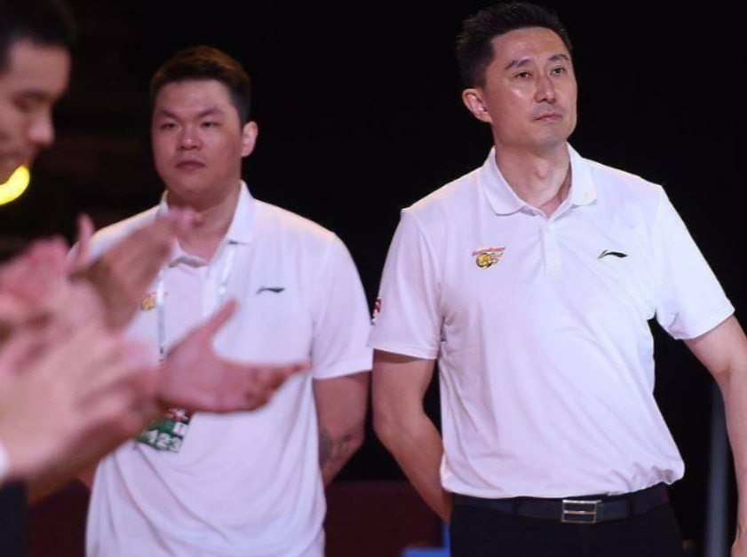 广东队3人起飞，杜锋朱芳雨看错1名外援，前锋黑马将支援辽粤大战