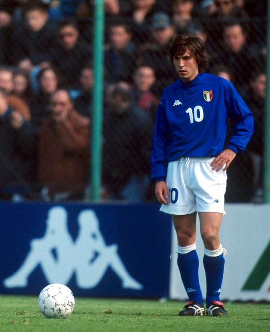 世界杯客户端升级下载-老照片回顾意大利球星皮尔洛|世界杯_新浪体育_新浪新闻